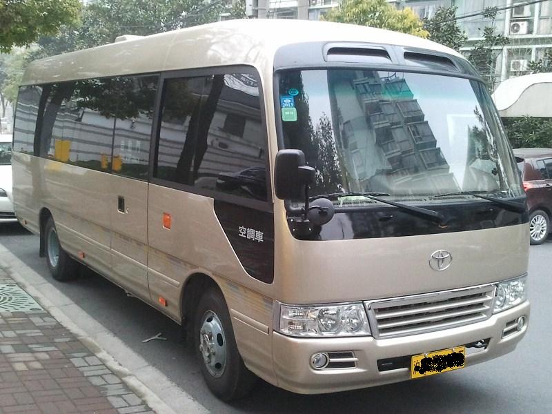 在上海中巴包車時(shí)需要簽訂包車合同嗎？怎樣租車相對(duì)便宜呢？